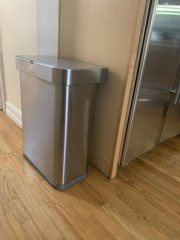 simplehuman 58 Liter / 15.3 Gallon Rectangular Sensor Garbage Can with  Voice and Motion Control 