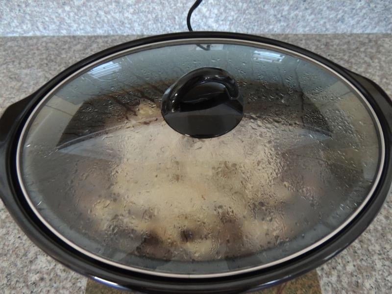  Crockpot SCV700-KT Deisgn to Shine 7QT Slow Cooker, Turquoise &  Crock-Pot 2-QT Round Manual Slow Cooker, Black (SCR200-B): Home & Kitchen