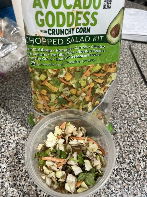 Braga Farms Avocado Goddess with Crunchy Corn Chopped Salad Kit, 12.4 oz. -  Samsclub.com