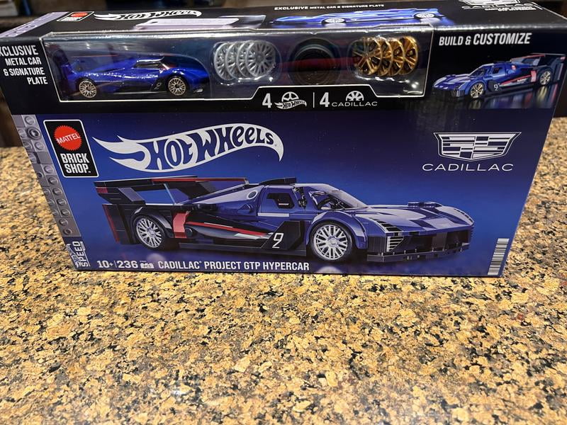 ホットウィール　BRICK SHOP CADILLAC Amazon.com: Mattel Brick Shop Hot Wheels Speed Series