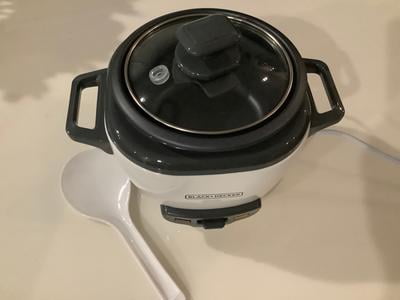 BLACK+DECKER™ 3-Cup Electric Rice Cooker with Keep-Warm Function