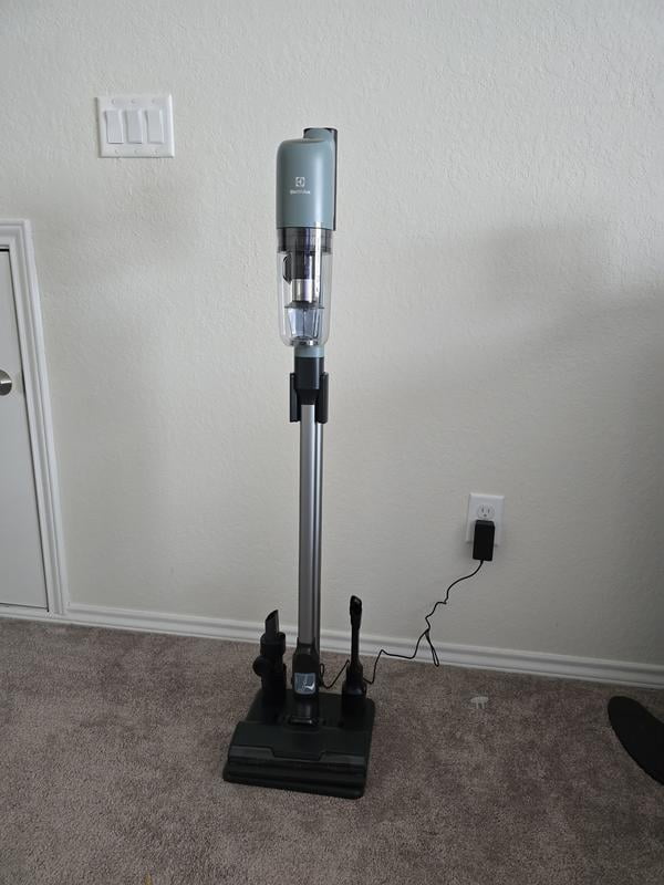 Electrolux Ultimate700 付属品多数 中古 Amazon.com - Electrolux Ultimate700 Complete Home Cordless Stick