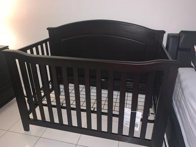 berkley round top panel crib