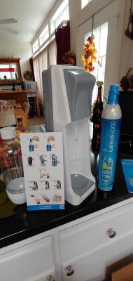 SodaStream Fountain Home Soda Maker Kit Jet C100 Tested Needs New CO2  Cartridge