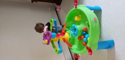 step2 busy ball water table with a scoop and ten balls included