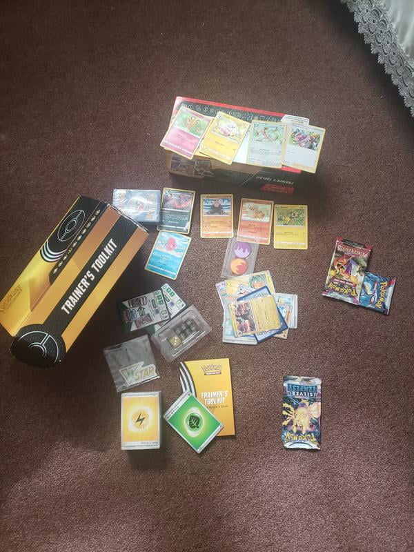 Pokemon Trading Card Game, Trainer's Toolkit, Energy Cards, Sleeves, Deck  Builder - Walmart.com