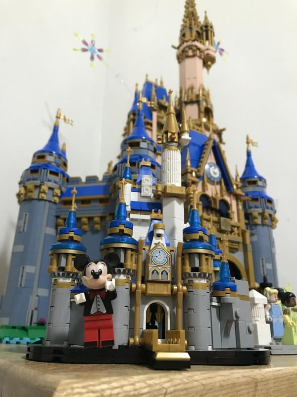 LEGO Disney Castle Set 2023, Limited Edition 100 with Minifigs