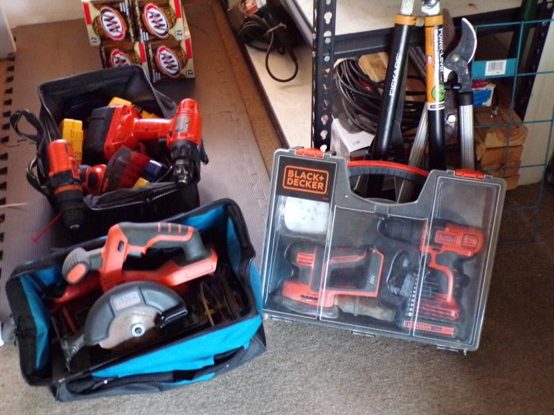 BLACK+DECKER GoPak Combo Kit with 1.5 Ah Battery and Charging Cable  (4-Tool) BDCK502C1 - The Home Depot