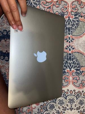 Restored Apple MacBook Air 11.6