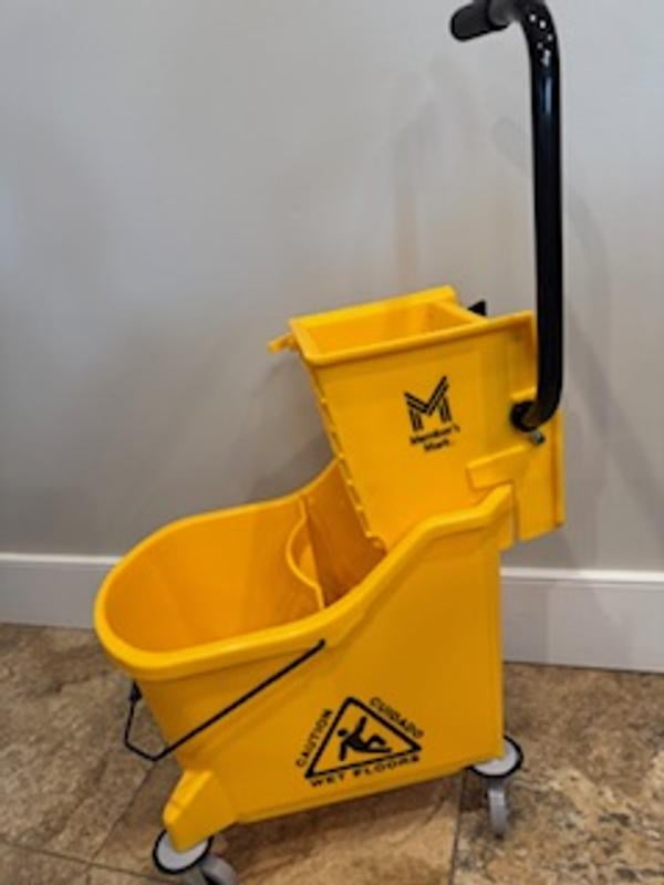 Libman Commercial 933 26 Quart Mop Bucket With Wringer, Yellow, 36x16 Inch