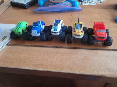 Blaze and the Monster Machines Free-Wheel 5PK (Blaze, Pickle