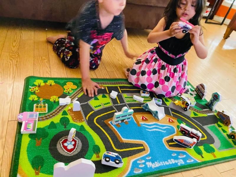Melissa & Doug PAW Patol Activity Ug – Adventue Bay  22 Pieces Paw Patrol Town Mat With Wooden Toys For Ages 3%2f