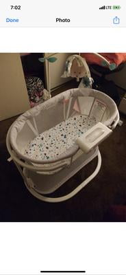fisher price soothing motions bassinet battery size