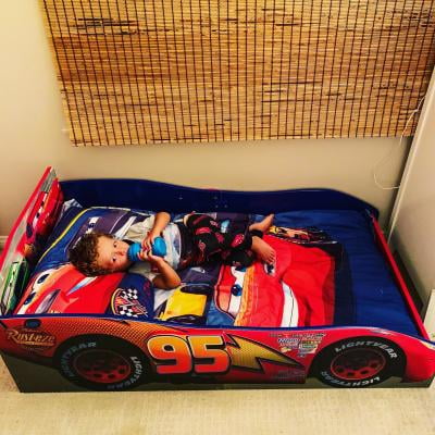 Delta Children Disney/Pixar Cars Lightning Mcqueen Car Toddler Bed