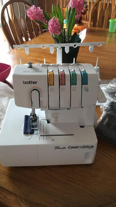 Brother 2340CV Serger Sewing Machine with 6 Piece Foot Kit