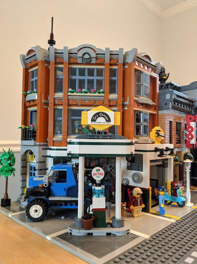 LEGO Creator Expert Corner Garage 10264 Building Set (2,569 Pieces) 