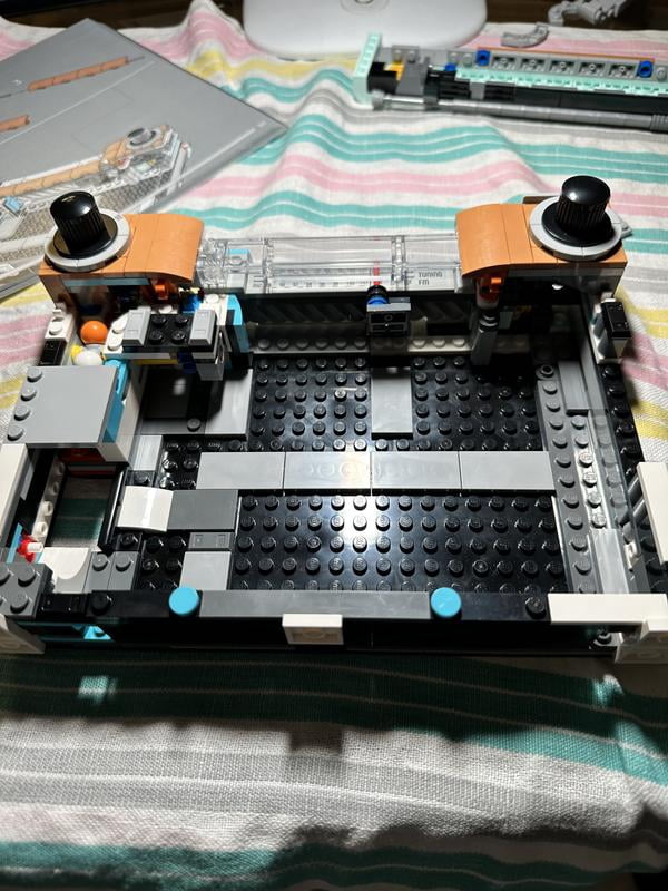 LEGO Icons Retro Radio 10334, 1970s Replica with Sound Effects