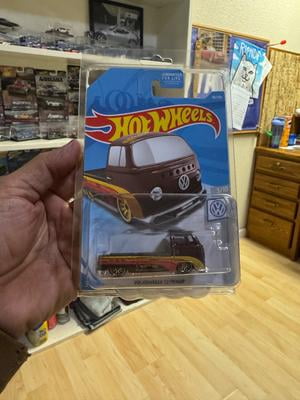 Hot Wheels Volkswagen T2 Pickup SUPER Treasure Hunt - Vehicle
