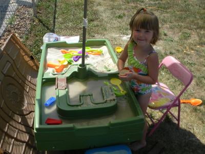step2 naturally playful sand and water activity table