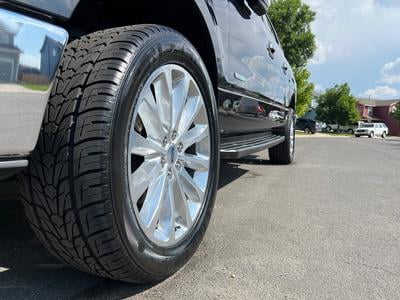 Nexen Roadian HP Sport All-Season Light Truck Tire, 305/45R22 118V