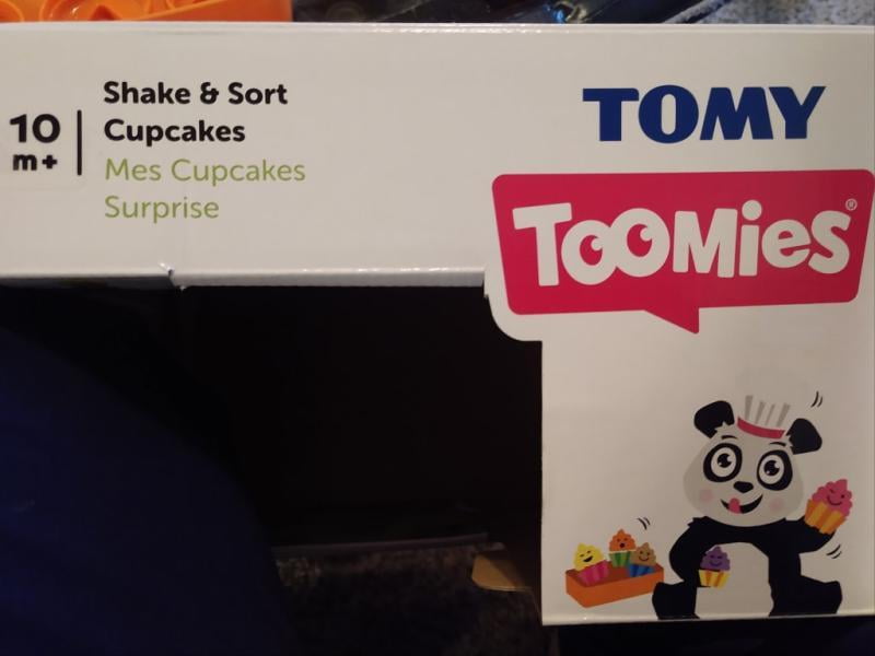 Tomy SHAKE AND SORT CUPCAKES Shape Sort Pretend Food Rattle Mix Match Fun BN