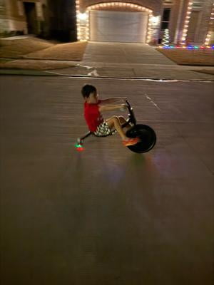 Razor RipRider 360 Lightshow - Drift Trike with Colorful Lights, 3