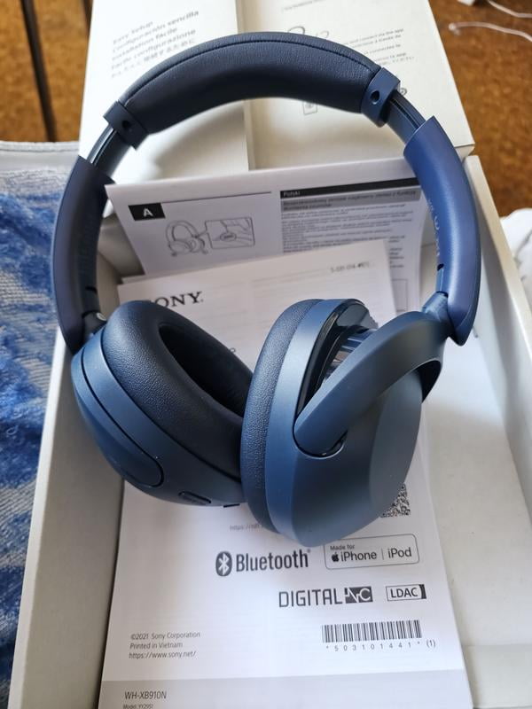 Sony Overear Noise Cancelling Extra Bass Headphones with