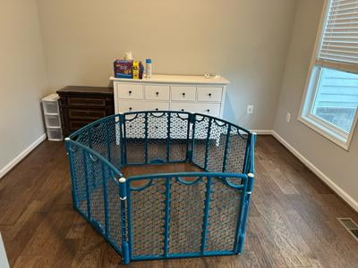 Evenflo Versatile Play Space Adjustable Play Area, Indoor/Outdoor Portable  Baby Play Yard, Cool Gray - Walmart.com