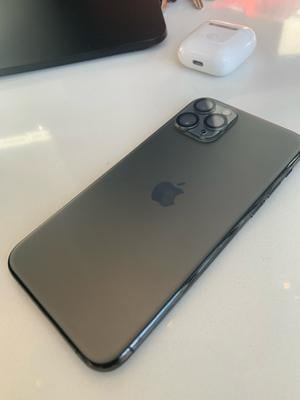 Pre-Owned Apple iPhone 11 Pro - Carrier Unlocked - 64 GB