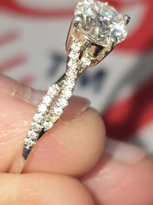 Pierre 1ct Rond Moissanite Simulant Coupe Extrême Feu - Neuf Sans Emballage, 6.5 Mm, Composite