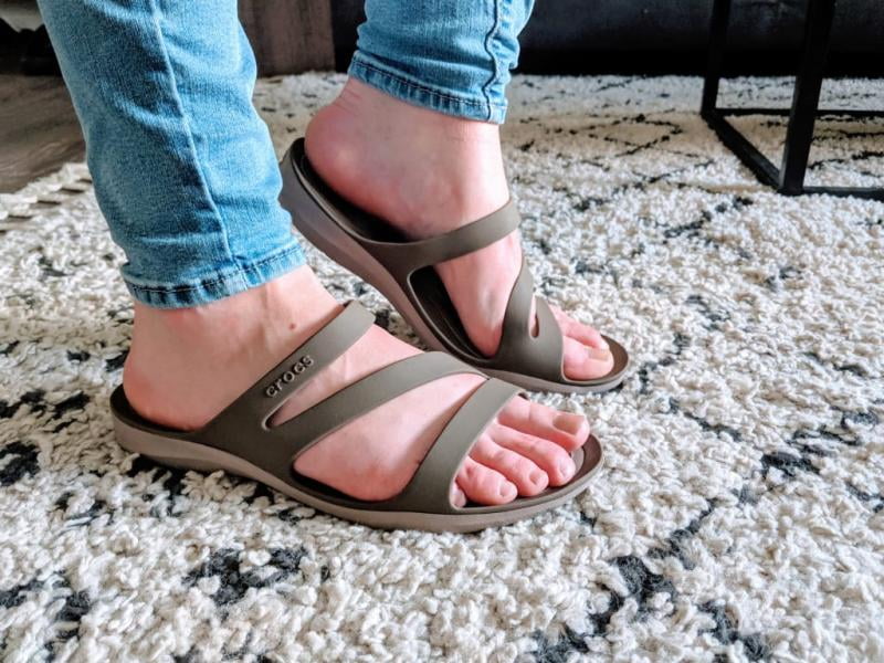 crocs swiftwater sandal review