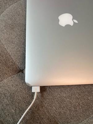 Restored Apple MacBook Air, 11.6