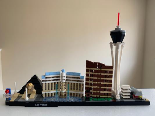  LEGO Architecture Skyline Collection Las Vegas Building Kit  21047 (487 Pieces) : Toys & Games