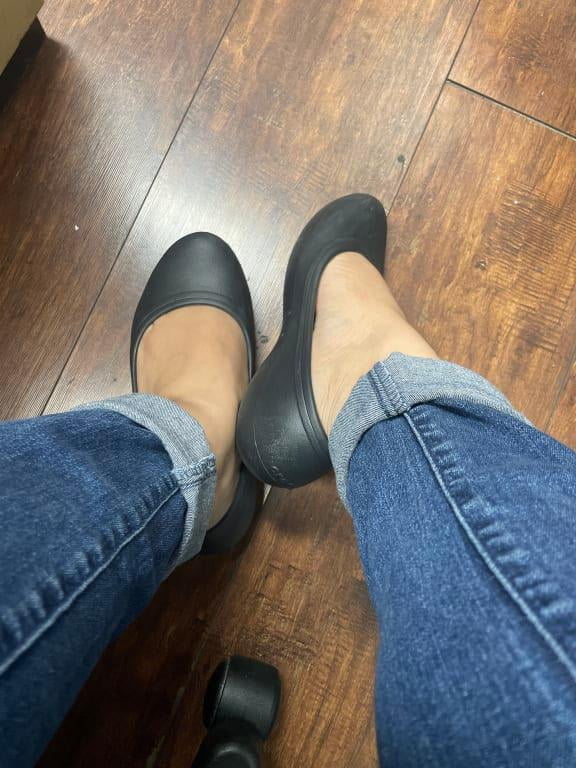 Crocs at Work Women s Slip Resistant Flat Work Shoes Walmart