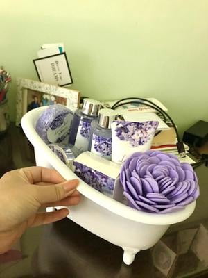 Body and Earth Bath Gift Set, 8 pcs Cherry Blossom and Jasmine Spa