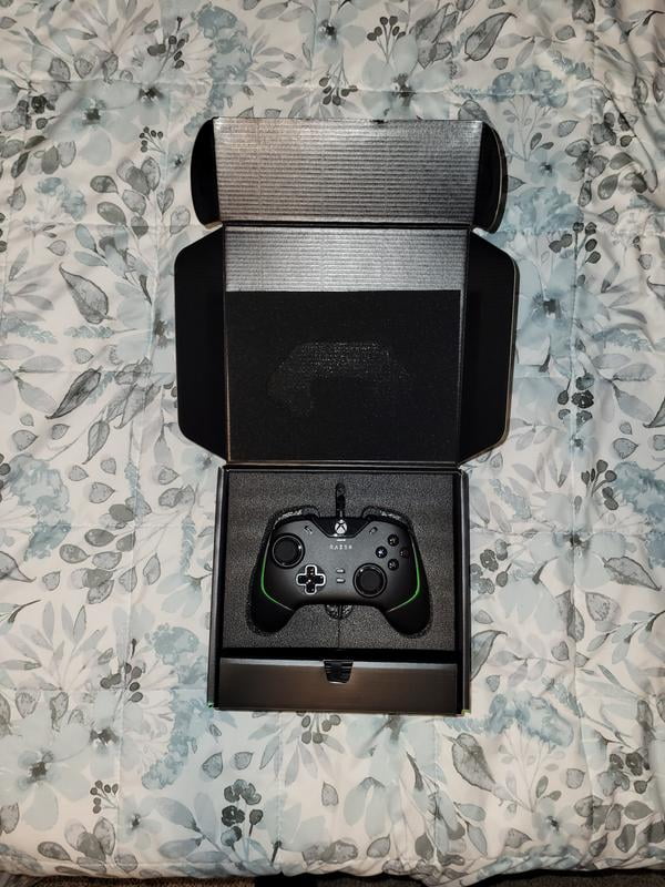 Razer Wolverine V2 Gaming Controller - Black, USB, Compatible with