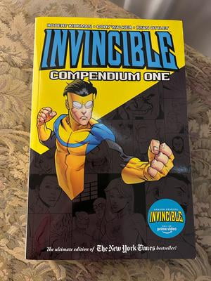 Robert Kirkman, Invincible Compendium Volume 1, Paperback