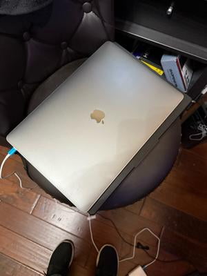 Restored Apple MacBook Pro 15.4