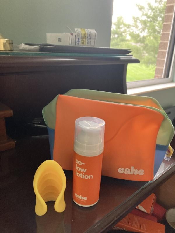 Hello Cake Vibrating Stroker, Rechargeable Intimate Massaging Masturbator  for Men