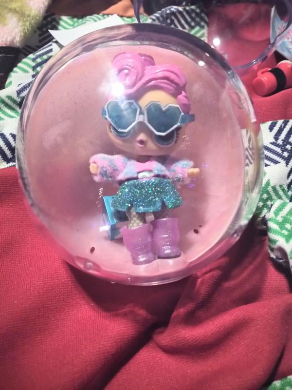 sueLOLサプライズGLITTER GLOBE Winter Disco Amazon.com: L.O.L. Surprise! Glitter Globe Doll Winter Disco