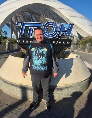 Disney Tron Legacy Men's and Big Men's Graphic Tee with Short
