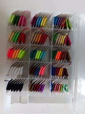 J. & P. Coats Embroidery Floss Organizer, 100 Count with Vibrant