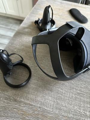 Oculus Quest All-in-one VR Gaming Headset - 128GB - Black