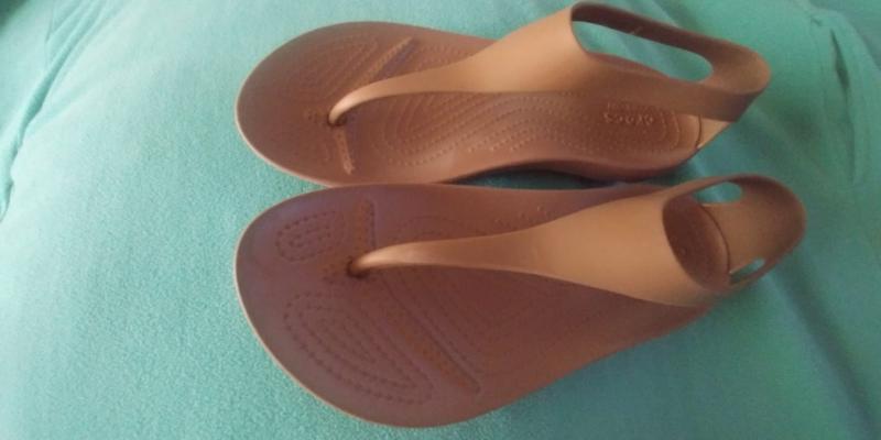 women's crocs serena flip sandals