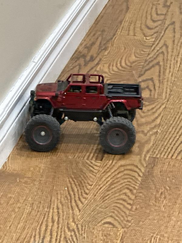 New Bright (1:18) Heavy Metal Jeep Gladiator Battery RC Truck