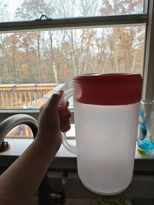 Rubbermaid, Pitcher, 2 Quart Pitcher With Ice Guard, 2 quart