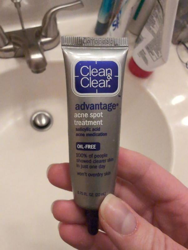 CLEAN & CLEAR Advantage Acne Spot Treatment