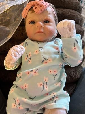 Lifelike Reborn Baby Dolls Girl - Felicia, 17-inch Realistic