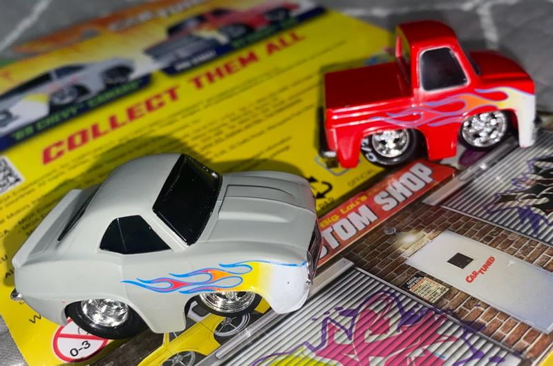 Car Tuned シリーズ ミニカーセット Amazon.com: CarTuned 2 Pack Series 1 - Street Race'n, 1969