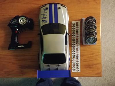Fast & Furious Voiture télécommandée 1:10 Jakob's Ford Mustang GT avec  pneus supplémentaires 2,4 GHz, jouets pour enfants et adultes : :  Jeux et Jouets